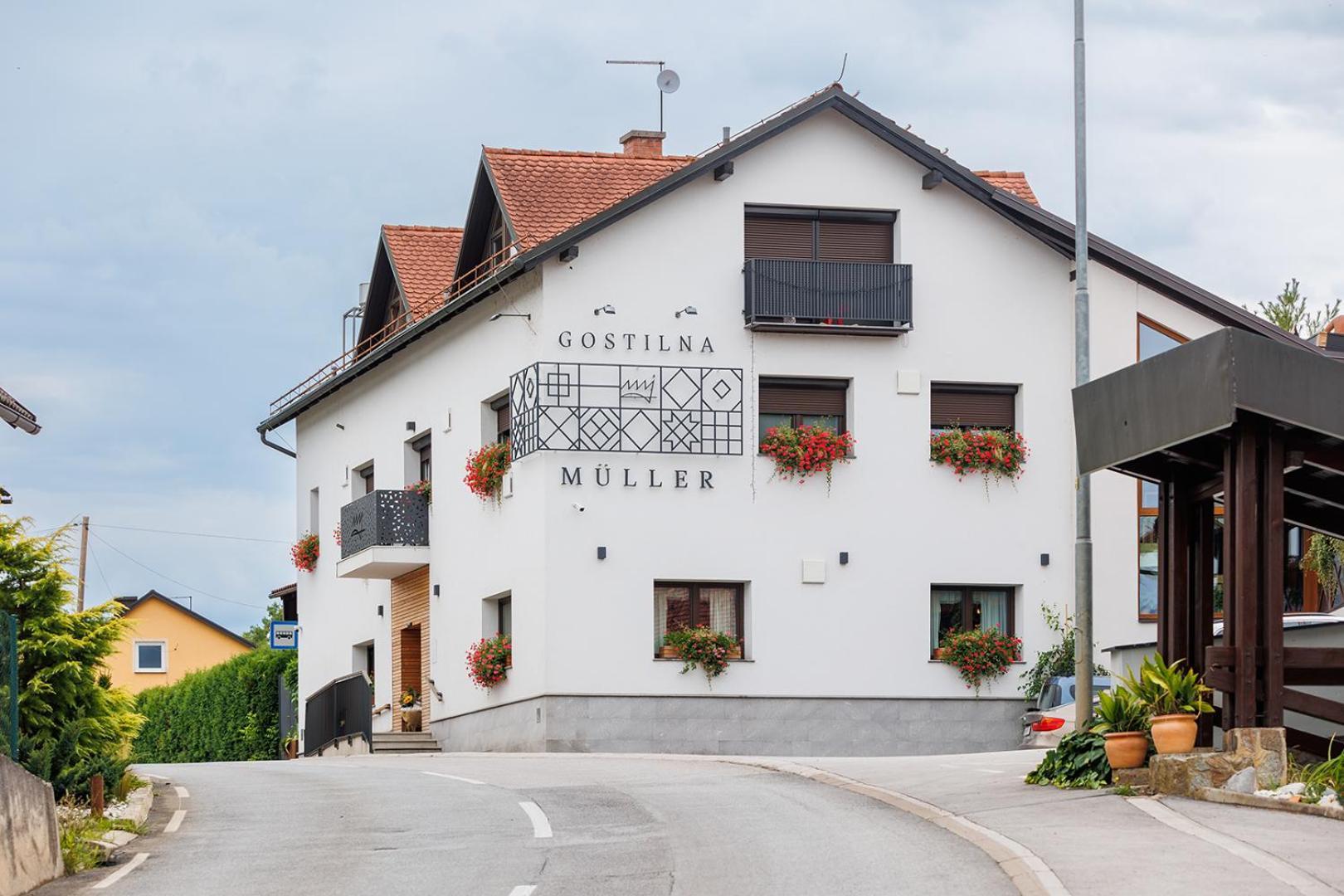 Gostilna Mueller Hotel Črnomelj Екстериор снимка